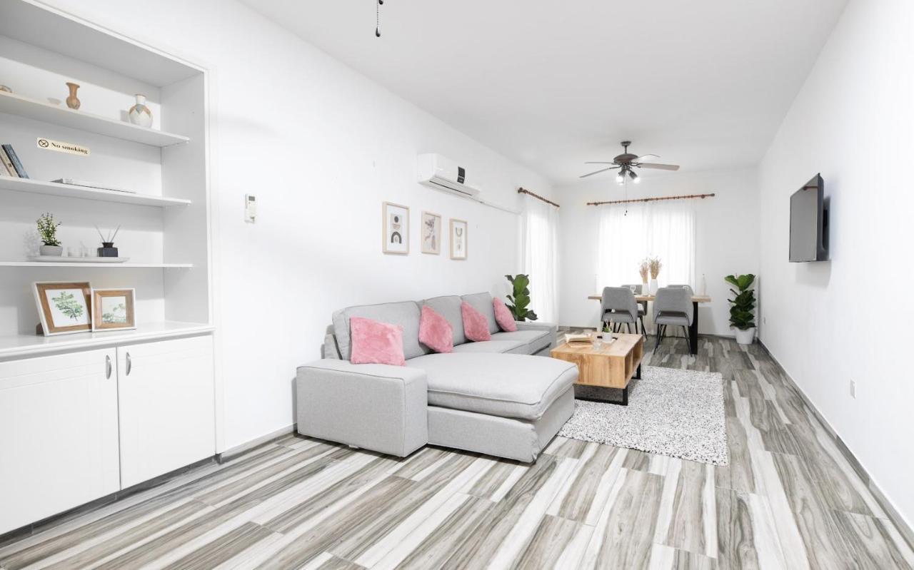 Beautiful Apartment In Harbour Paphos, Central & Close To Beach Esterno foto